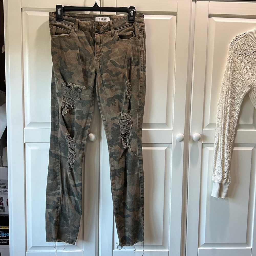 Guess Sexy Curve Women’s Camo Skinny Jeans in Olive and Brown - Picture 2 of 4